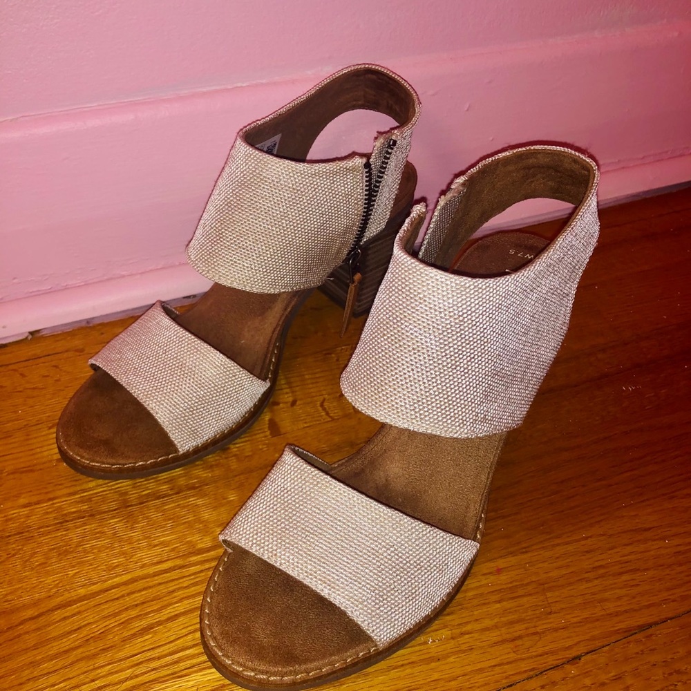 Toms Shoes Size 7.5 US - Picture 3 of 4